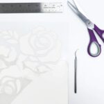 Siser EasyWeed Vinyl Roll - White (11.8 inches) - Image 4