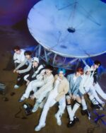 DREAMUS Stray Kids Mini Album - Pink (1.97 x 0.39 x 1.97 inches) - Image 3